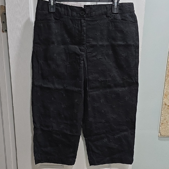 White Stag Pants - Black Embroidered Capris